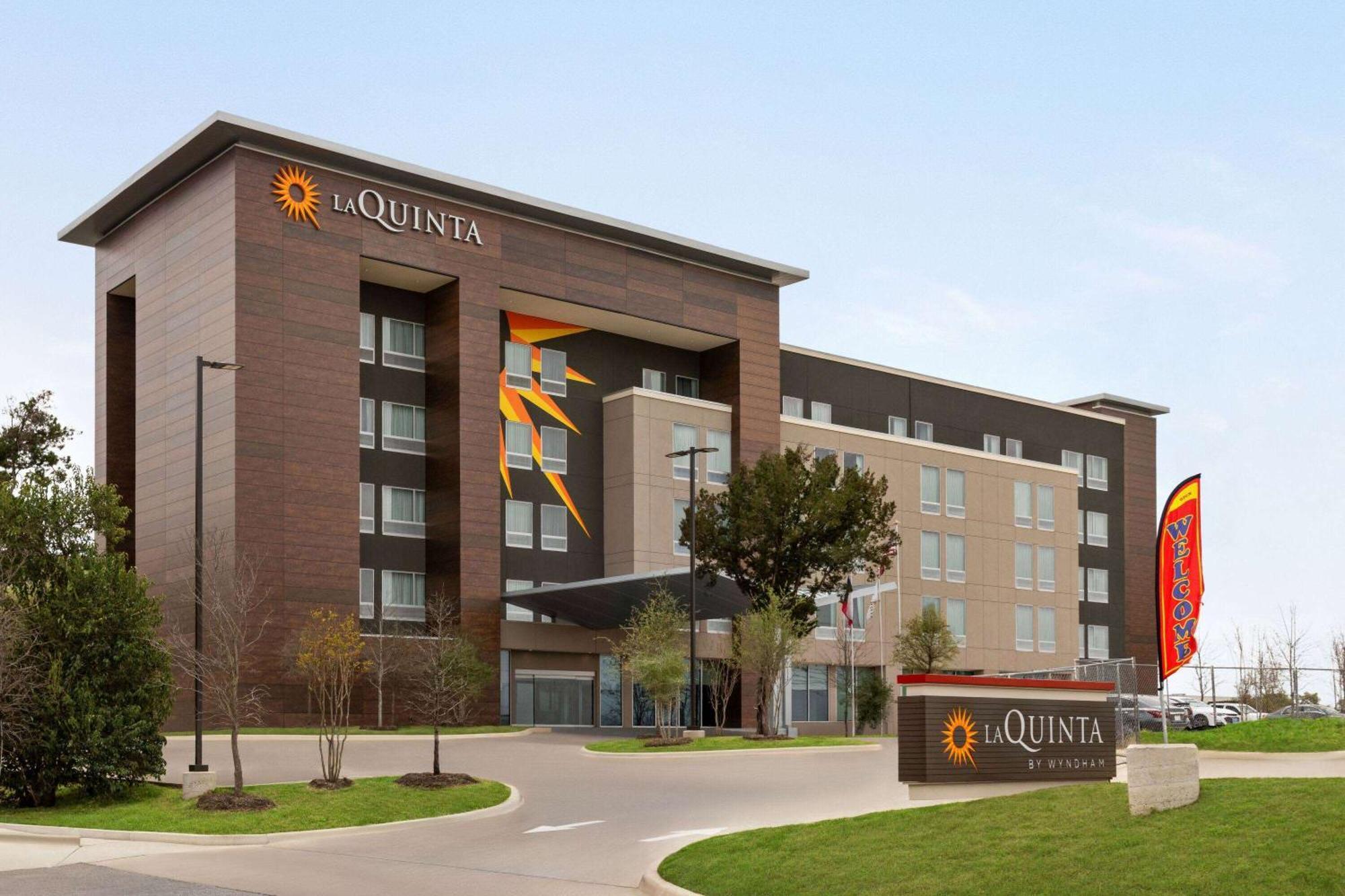 La Quinta Inn & Suites By Wyndham Austin South Exterior foto